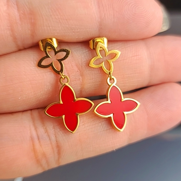 Dangle red earrings - Picture 3 of 7